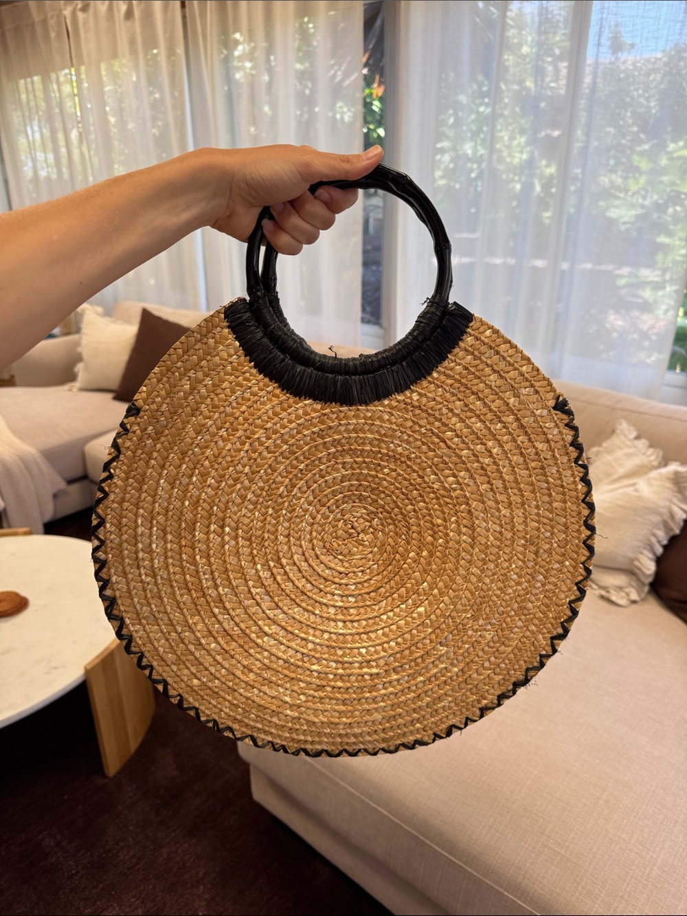 Round rattan woven handbag